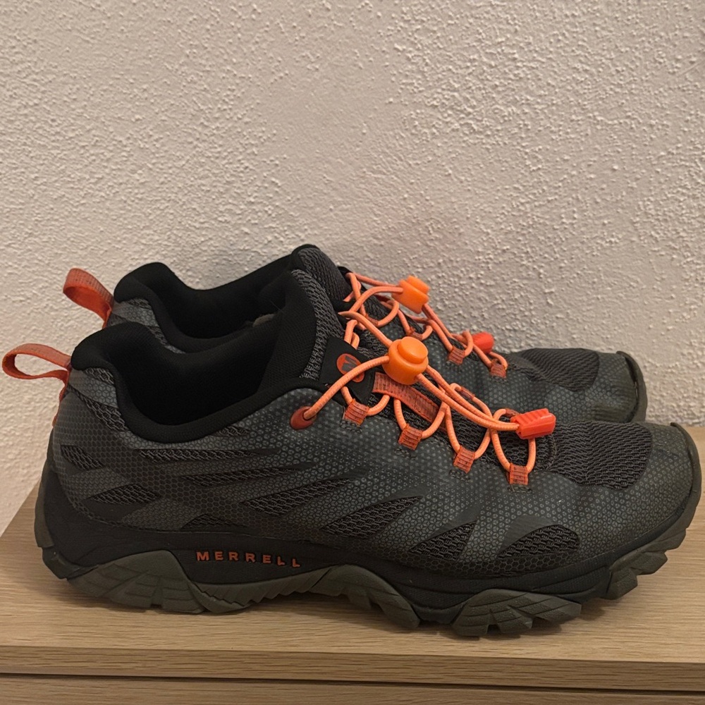 Merrell Men's Black and Orange Athletic Shoes